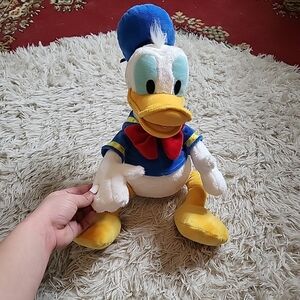 Disney Store Donald Duck 17" Soft Large Plush Stuffed Animal Toy Collectible